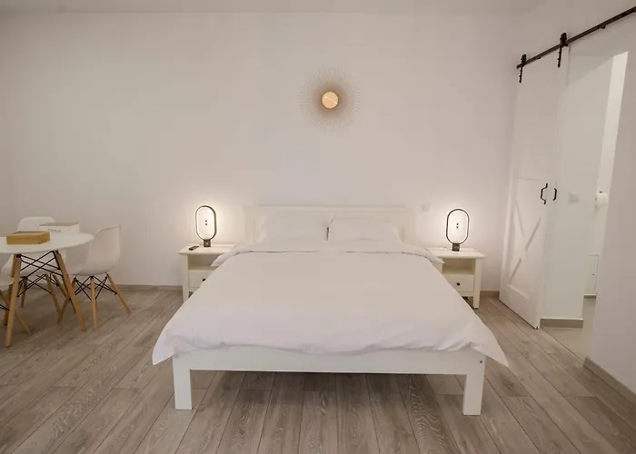 Mani Studio