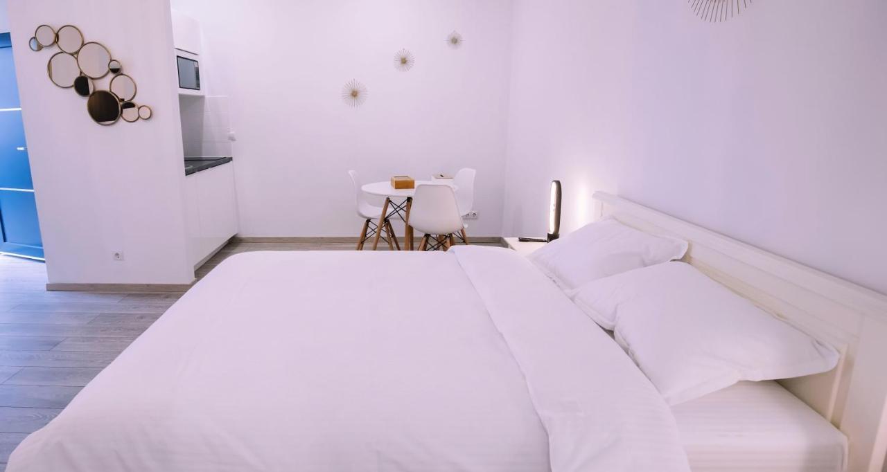 Mani Studio Apartment