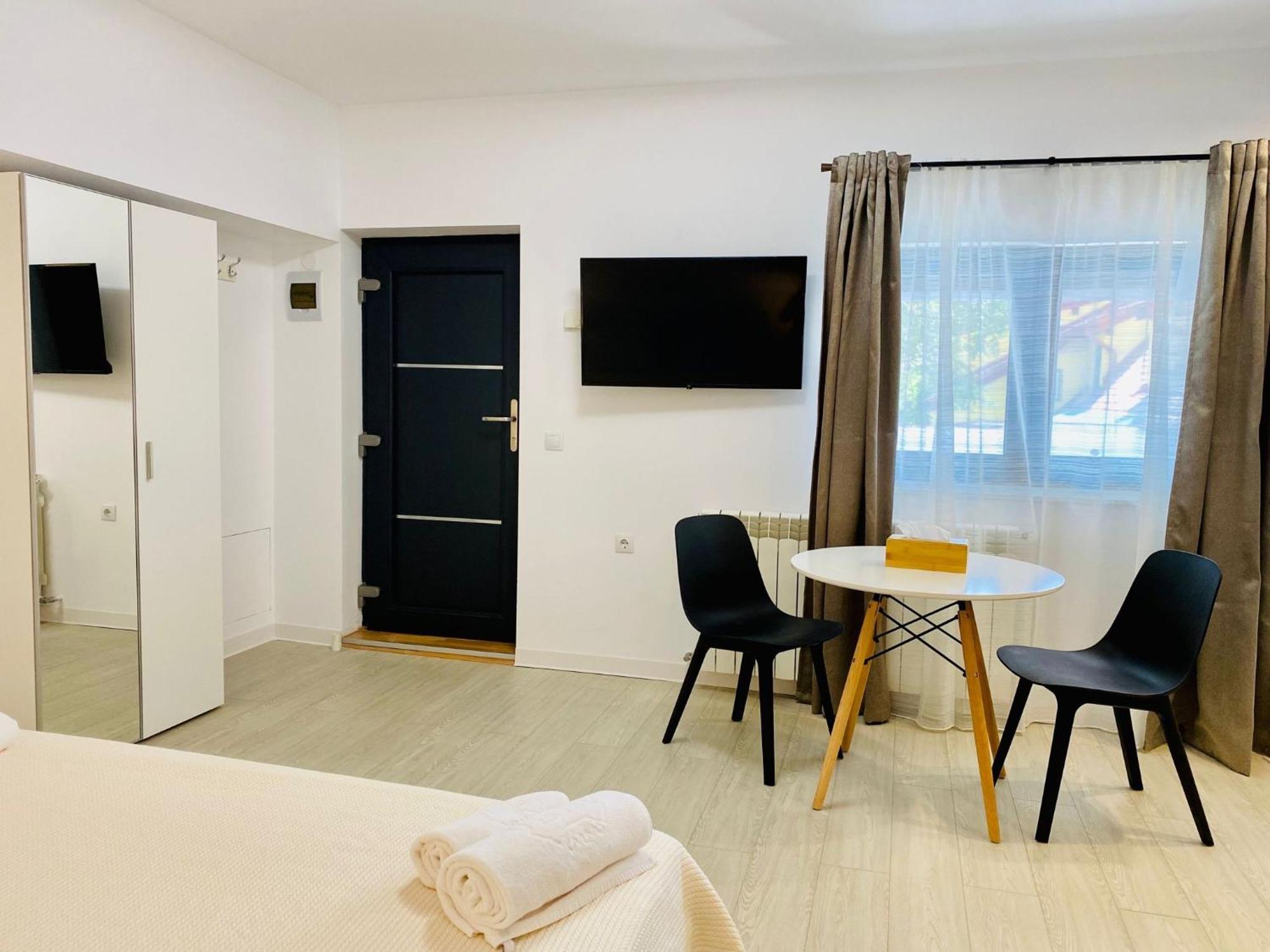 Apartment Mani Studio